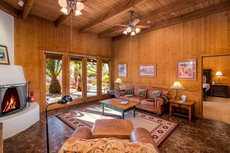 Cabin Casita Living