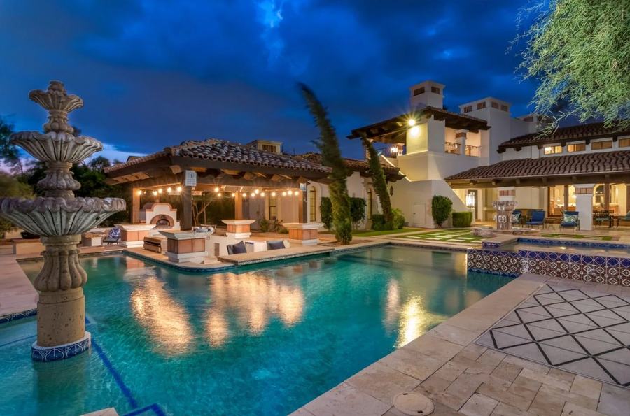 Spacious 11BR Home with Resort-Style Pool & Outdoor Kitchen