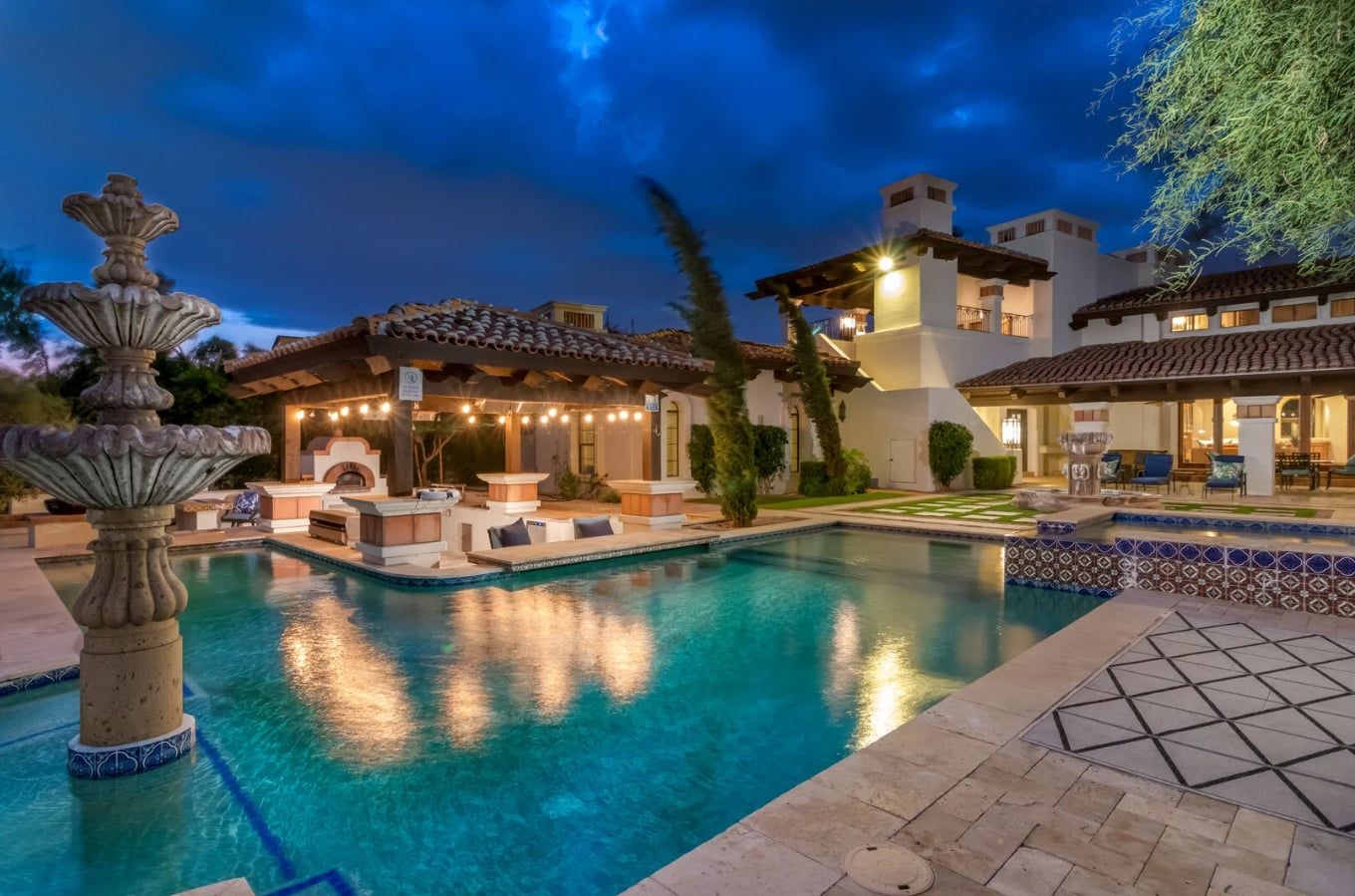Spacious 11BR Home with Resort-Style Pool & Outdoor Kitchen
